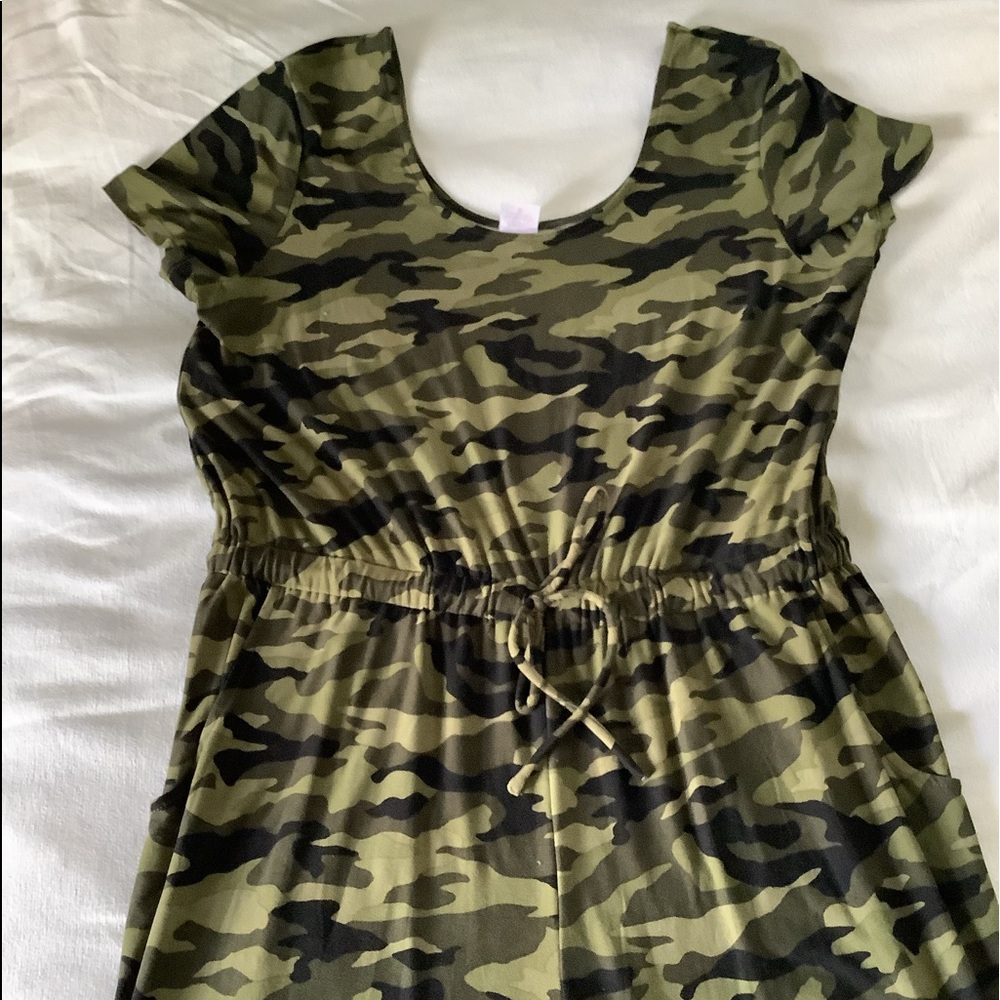 Plus size NWOT super cute tied waste jumpsuit
